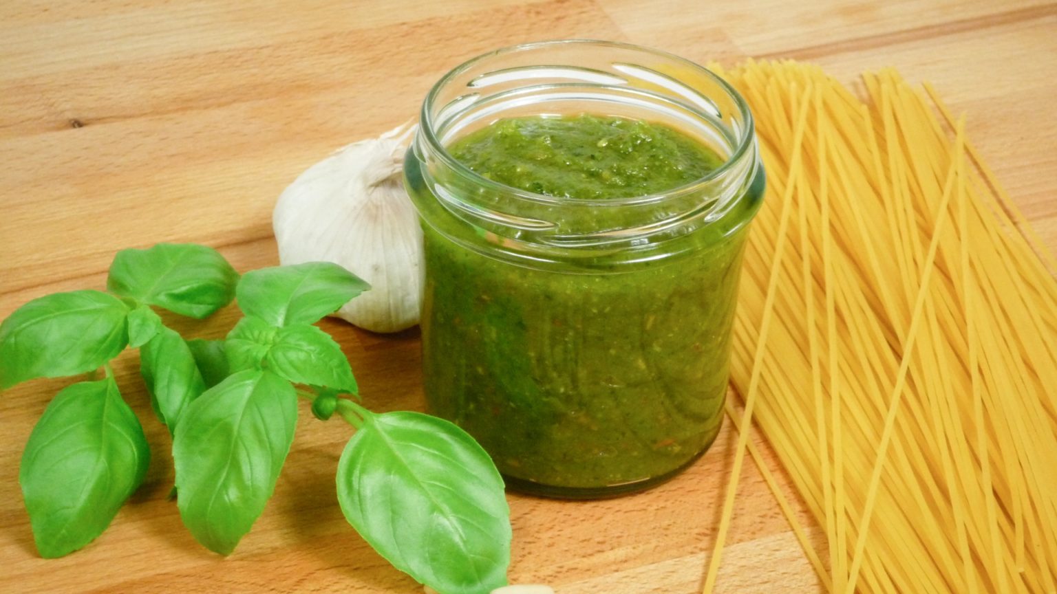 Pesto Genovese (BasilikumPesto) kochkino.de
