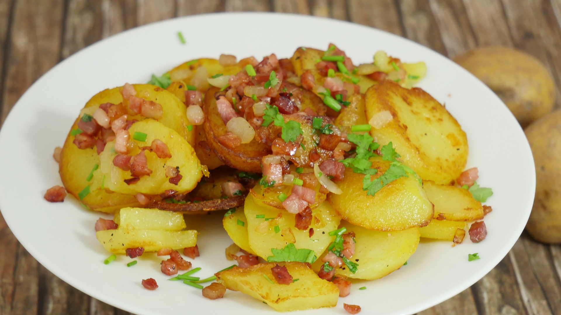 Rezept: Knusprige Bratkartoffeln aus gekochten Kartoffeln mit Speck ...