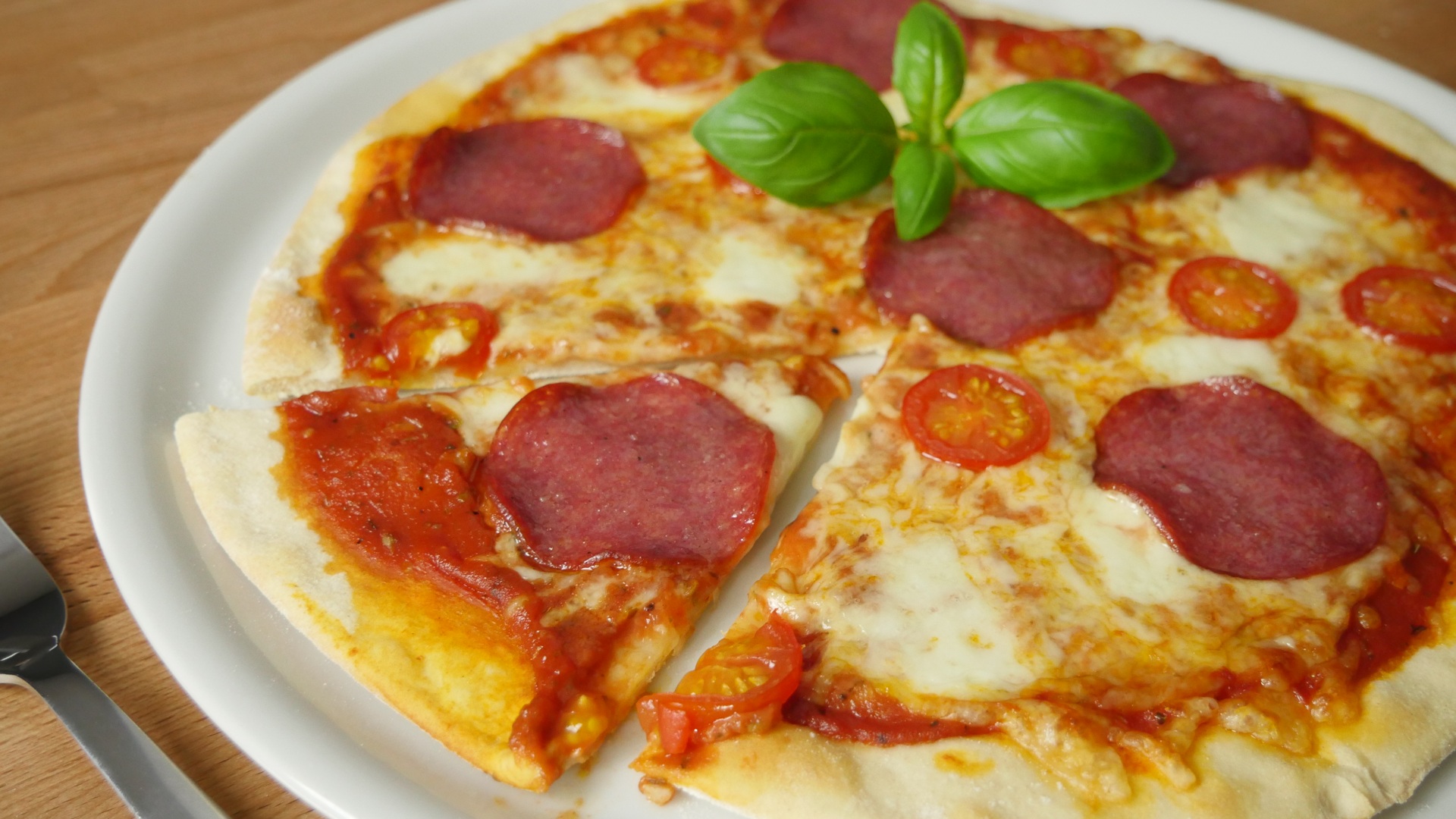 Rezept: Blitz Pizza I Fertig in 25 Minuten I Teig, Sauce und Belag I ...