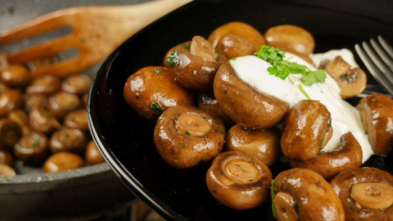 Bild von Champignonpfanne mit Knoblauchsoße wie vom Weihnachtsmarkt