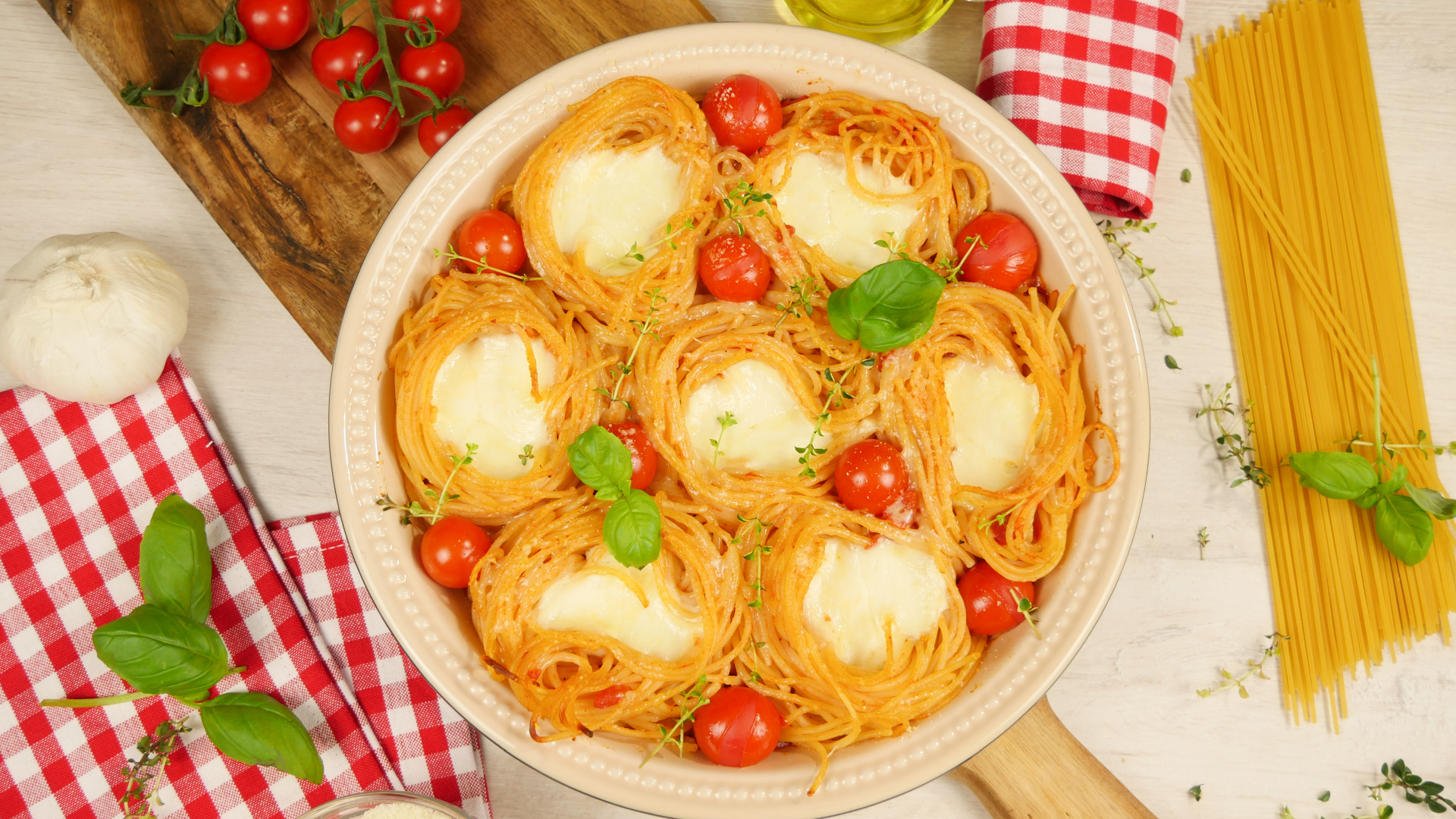 Rezept Spaghetti Nester Mit Mozzarella Fullung Spaghetti Mit Tomatensauce Mal Anders