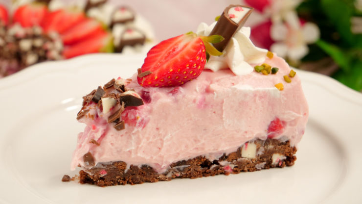 Rezept: Yogurette Erdbeer Torte ohne Backen I No Bake Erdbeertorte