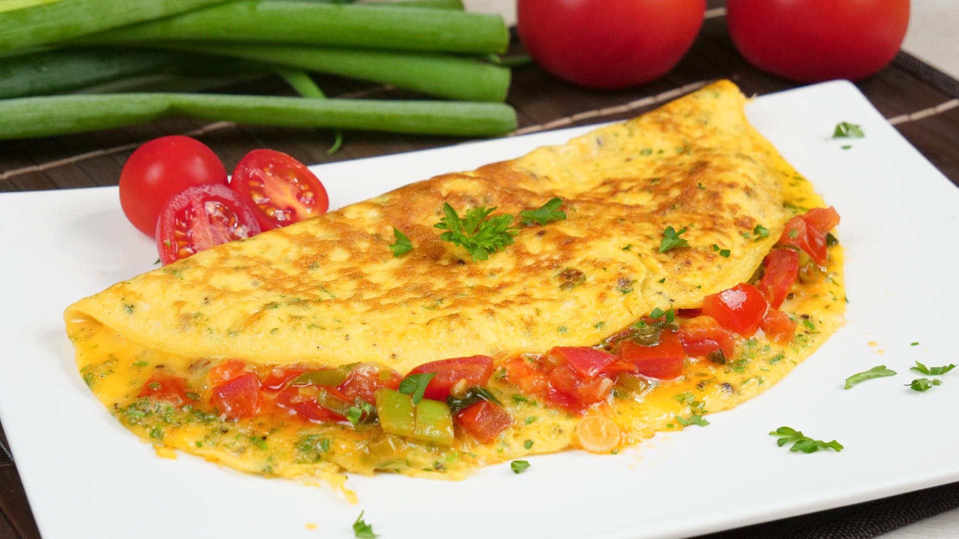 Rezept: Omelette Rezept mit Käse &amp; Tomaten | Leckere Frühstücksidee
