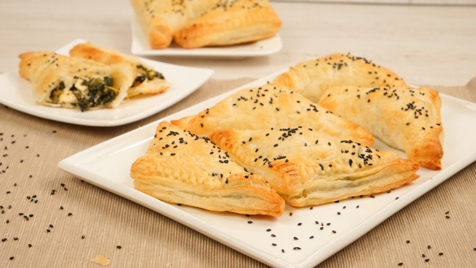 Gefüllte Blätterteigtaschen mit Spinat und Feta – kochkino.de