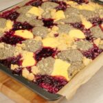 Saftiger Kleckskuchen | Kirsch-Mohn-Pudding Streuselkuchen