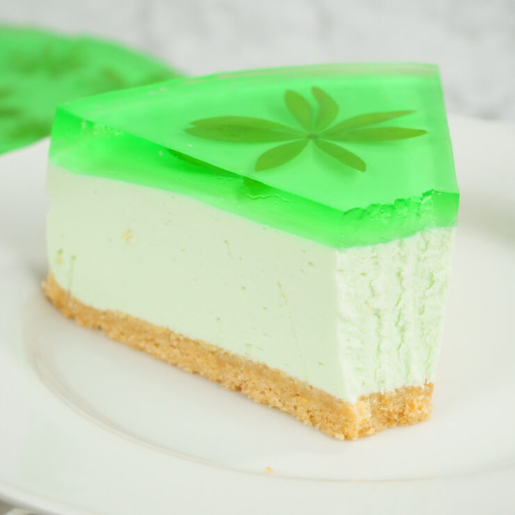 Waldmeister-Torte: Zartgrüner Genuss ohne Backen – Einfaches Rezept zum ...