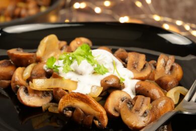 Champignon-Pfanne mit Knoblauchsoße - Champignons wie vom Weihnachtsmarkt