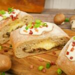 Handbrot wie vom Weihnachtsmarkt – Handbrot Rezept mit Champignons & Käse